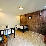 Koh Jum Bungalow & Hostel