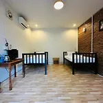 Koh Jum Bungalow & Hostel