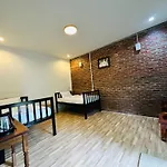 Koh Jum Bungalow & Hostel