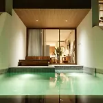 Tasana Bar And Luxury Resort