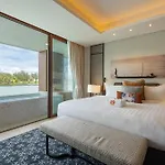 Luxury Apartments In The Laguna Near The Lake