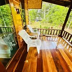 Koh Jum Bungalow & Hostel