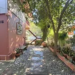 Pan Din Boutique Guest House