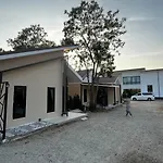 Eastern View Resort And Pool Villa