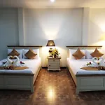 Phuwanalee Resort
