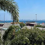 The Harbor Front เกาะล้าน
