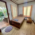 Rayonghouse Resort