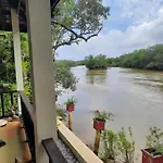 Baan Rim Tarn B&B