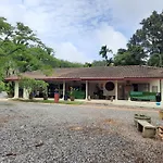 Baan Rim Tarn B&B