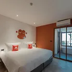 Blu Monkey Hub And Hotel Bangsaen