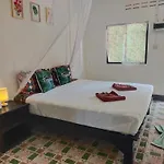 Long Beach Simple House (Adults Only)
