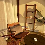 Tasana Bar And Luxury Resort