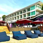 Sunset Beach Club Hotel