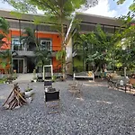Bansuanrimnam Pakchong Resort