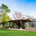 Mela Garden Retreat Cottage