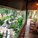 Baan Nam Pen Resort