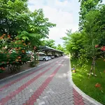 Baan Nam Pen Resort