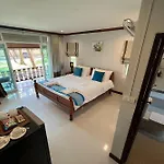 Baan Nam Pen Resort