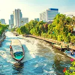 Nice Residence In Heart Of Bangkok