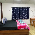P\'Un House