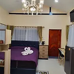 Mcquillan\'S Homestay And Resort