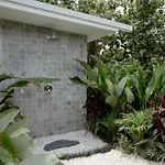 Villa Paramount 2