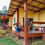 Alisa Bungalows