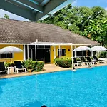 Loma Resort
