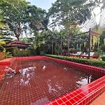 Red Moon Hideaway
