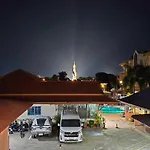 Baan Sabaijai Resort