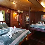 Kaengkrachan Boathouse Paradise Resort