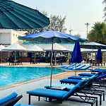 Grandblue Condominium#702 Seaview Topfloor Maephim Rayong