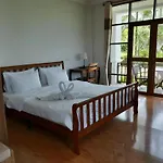 Gin\'S Greenery Resort