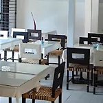 Montrara Happy House Hotel