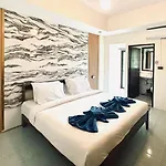 Kohchang Cabana Big Hotel With Swiming Pool