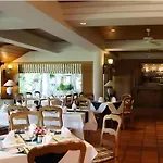 Lake View Hotel And Golf Club