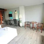 Thepnakorn Hotel