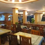 Ritzy House Hotel