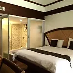 Nh Elegant Hotel