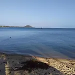 Jinta Beach Bungalow