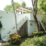 Villa Reina Resort
