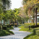 Villa Reina Resort