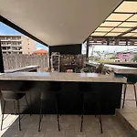 1715 House - White Rhino