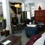 Montrara Happy House Hotel
