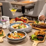 Parkroyal Suites Bangkok