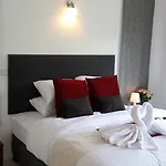 Laem Sor Pool Villa