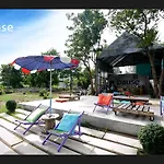 Pause Resort & Bar
