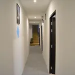 Zzeehouse