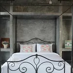 Be My Guest Hip Hotel