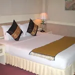 Royal Pacific Hotel